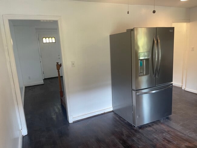 Photo - 3905 Kenyon Ave