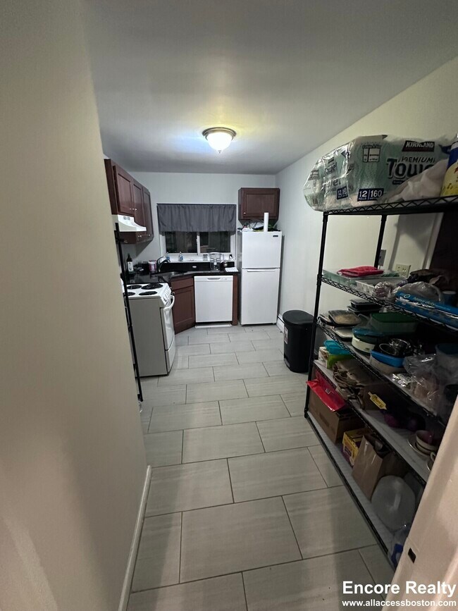 Building Photo - 67 Chiswick Rd Unit 12