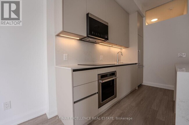 Photo - 3250 Carding Mill Trail Unité 515