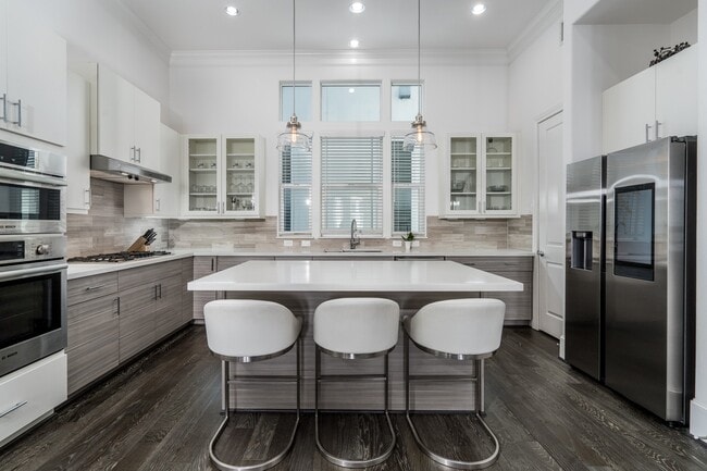 Photo - 2312 Hutchins St