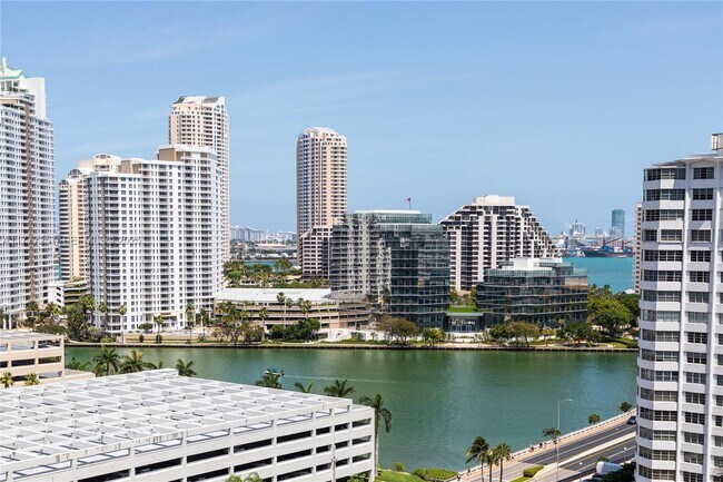Building Photo - 950 Brickell Bay Dr Unit 1504