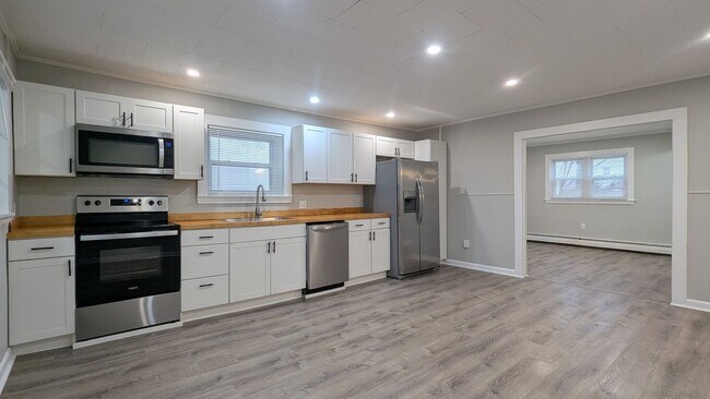 Building Photo - Augusta, Single Family Home, 2 Bedroom, 1 Bath