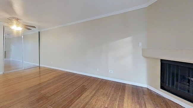 Photo - Woodland Hills, Warner Center 1/Bed. Condo! Unit 236