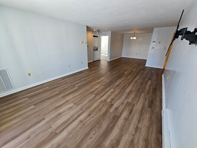 Photo - 5 Marc Dr Unit 5A5