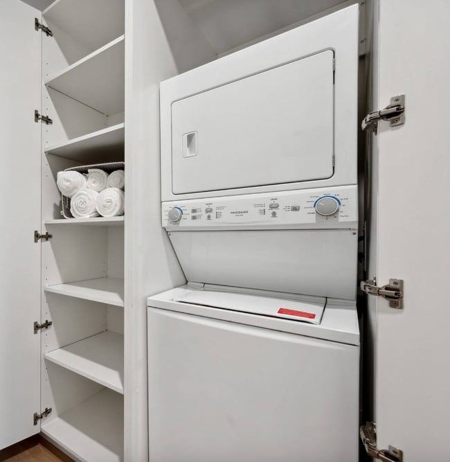 Photo - 225 W Huron St Unidad 625