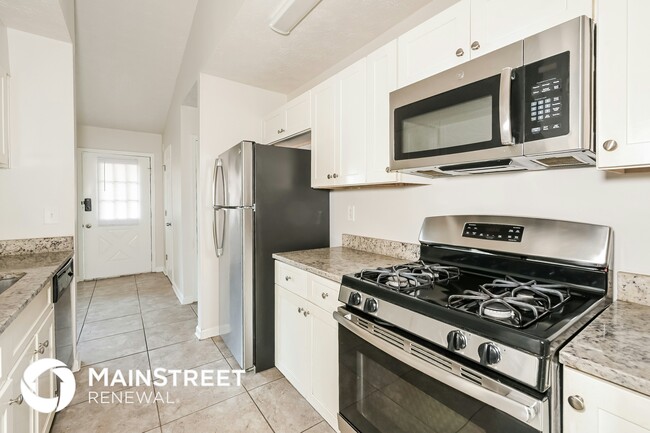 Photo - 2233 Newbury Rd