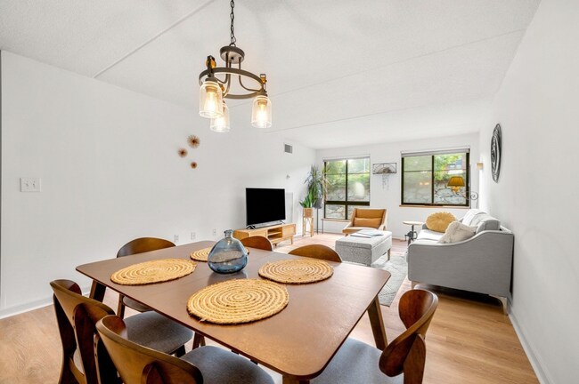 Photo - 100 Ledgewood Dr Unidad 211