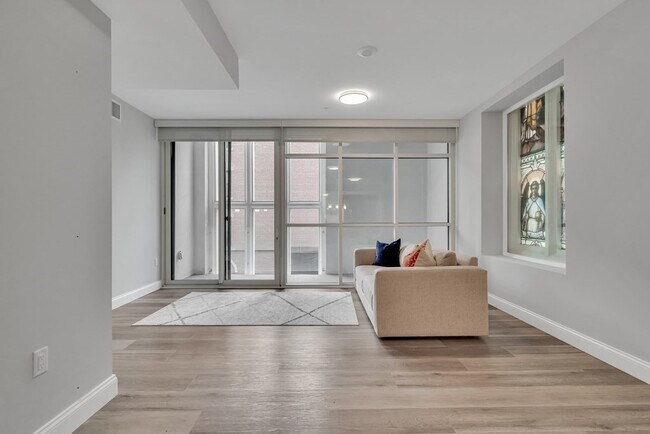 Photo - 771 Harrison Ave Unidad #305-