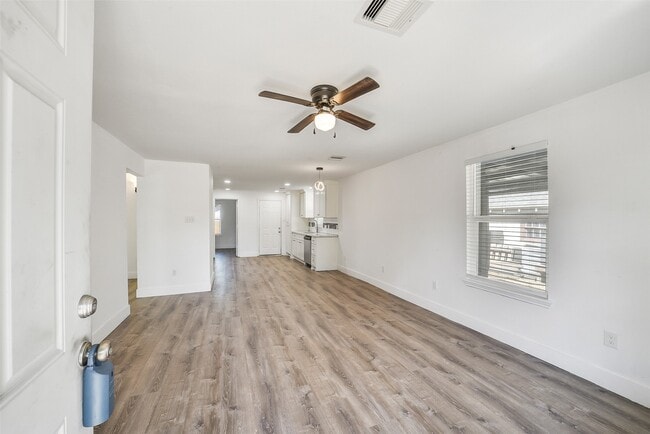 Photo - 307 Penick Rd