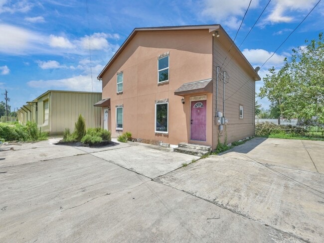 Building Photo - 11375 Allwood St Rental