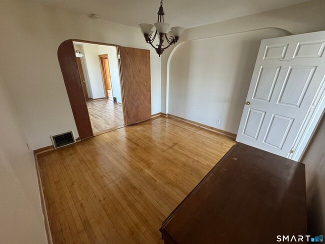 Photo - 1097 Dixwell Ave