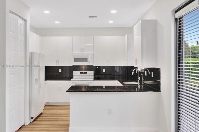 Photo - 771 NE 191st Ter