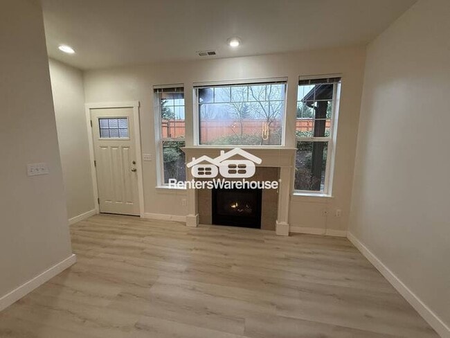 Photo - Modern condo, conveniently located! Unit H101