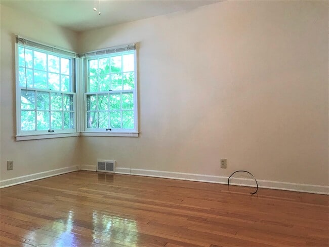 Photo - 306 S Owen Dr