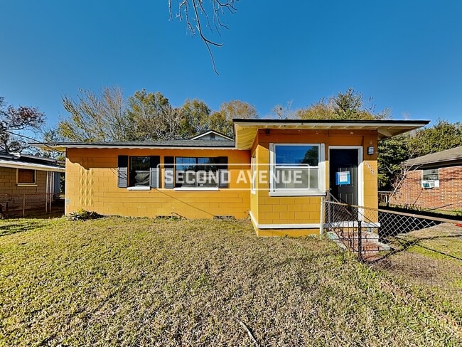 Building Photo - 2727 W 45th St