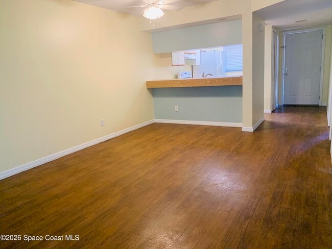 Photo - 3092 Sir Hamilton Cir Unit 4