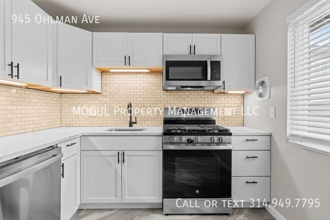 Photo - 945 Ohlman Ave