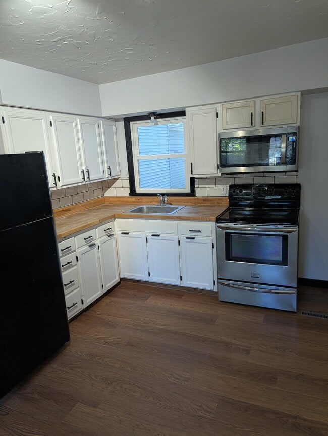 217 1st St W