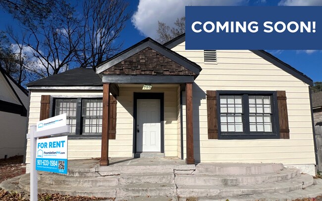 Building Photo - 790 S Pkwy E