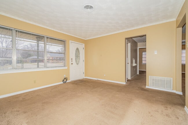 Photo - 206 Valencia Dr