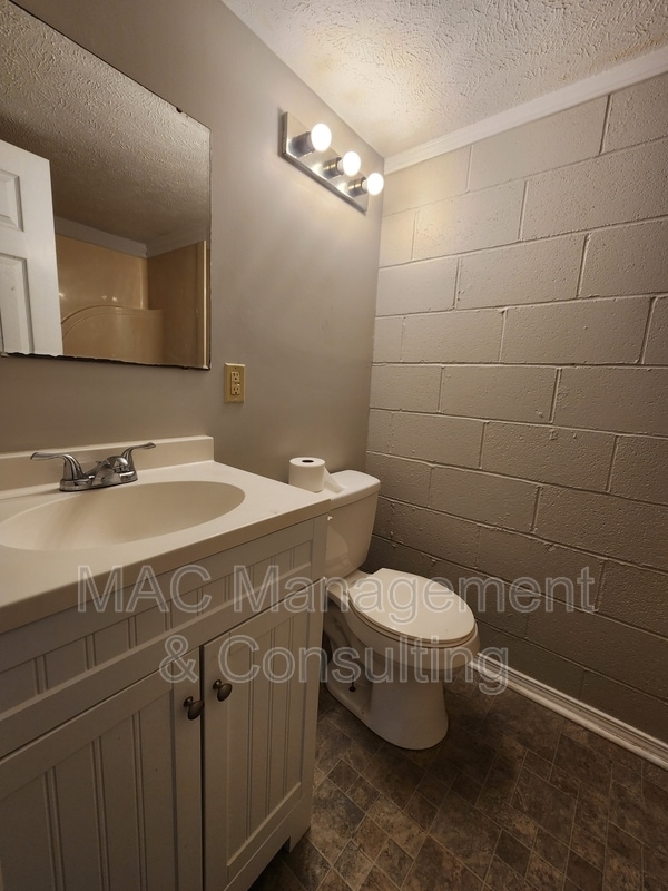 Photo - 1325 Virginia Ave Unit B2