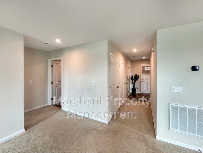 Photo - 609 Glamis Ct