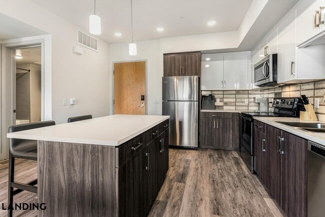250 Promenade Pl Unit 323