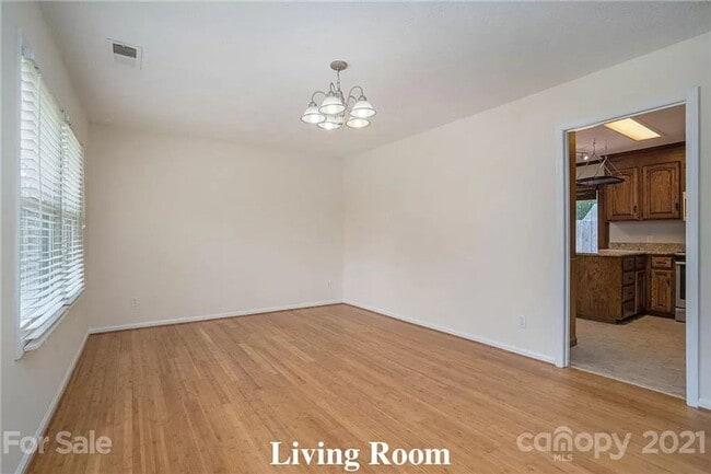 Photo - 3111 Mocking Bird Ln