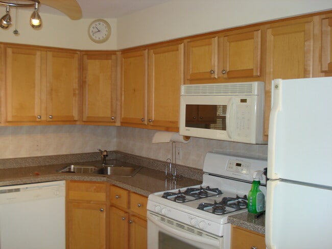 Photo - 3804 North Harlem Avenue Unidad #2