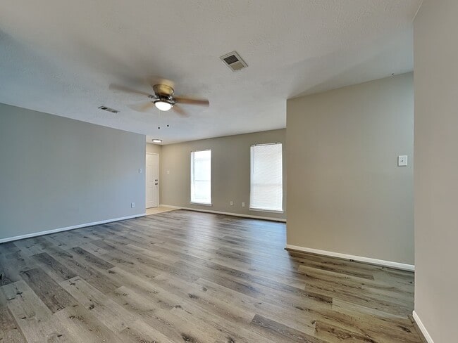 Photo - 18109 Eganville Cir