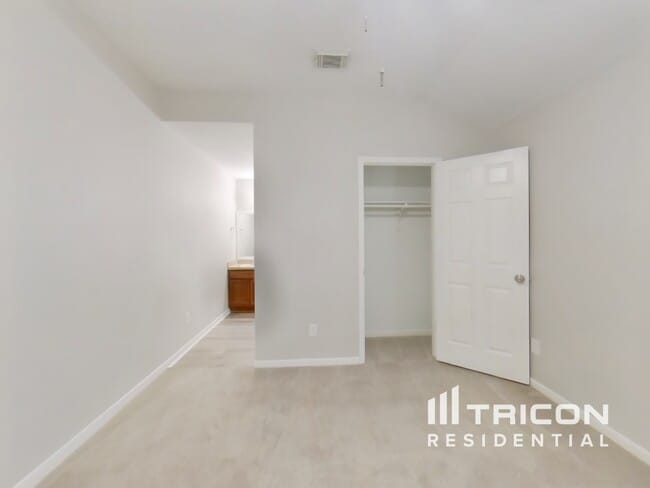 Photo - 7402 Deloache Ave