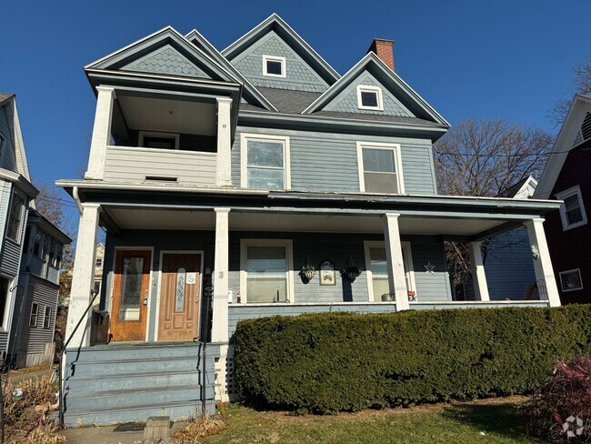 Building Photo - 3 Arnold Ave Unit 3 Arnold Ave (Upstairs) Rental