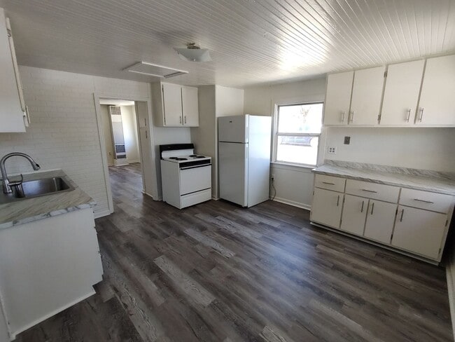 Photo - 2 Bedroom 1 Bath Newly Remodeled House