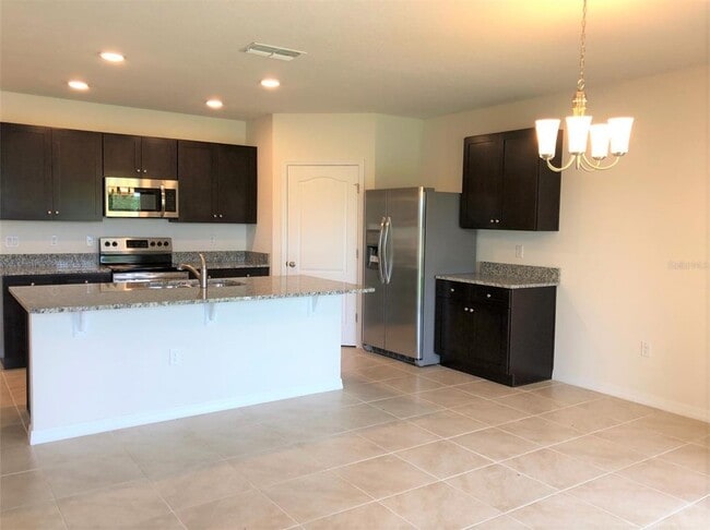 Photo - 194 St Thomas Dr