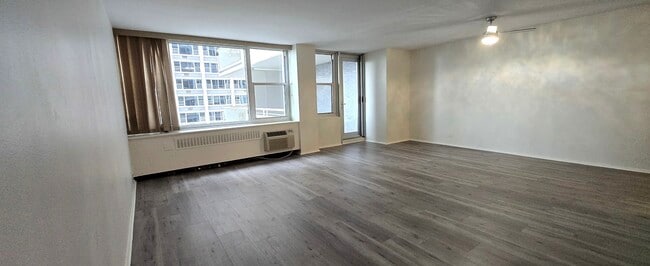 Photo - 4250 N Marine Dr Unidad 827