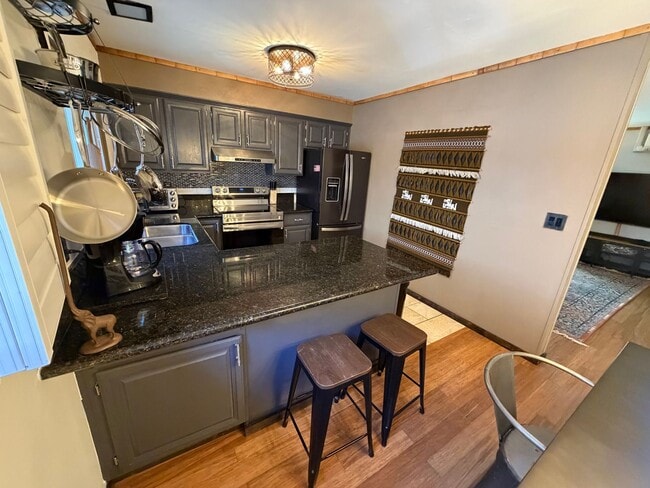 Photo - Fully Furnished Condo in the Heart of San Diego | 2 Parking Spaces, In-Unit Laundry, & Luxury Ame... Unidad #98