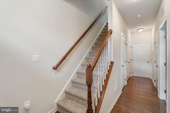 Building Photo - 22569 Norwalk Square Rental