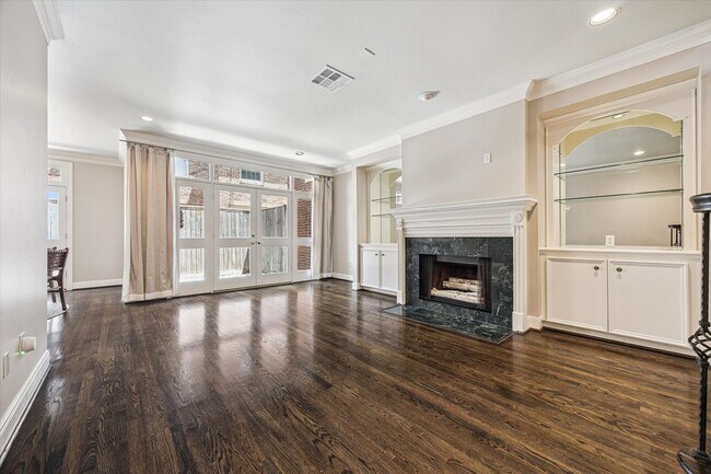2732 Mid Ln