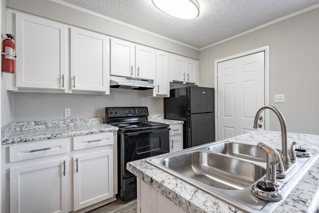 2BR, 1.5BA - 1015SF