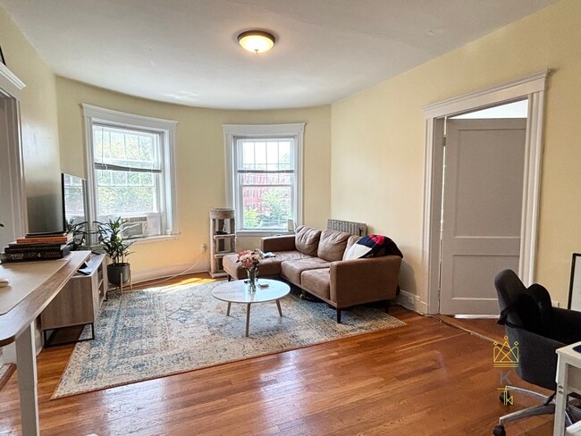 Building Photo - 181 Winthrop Rd Rental