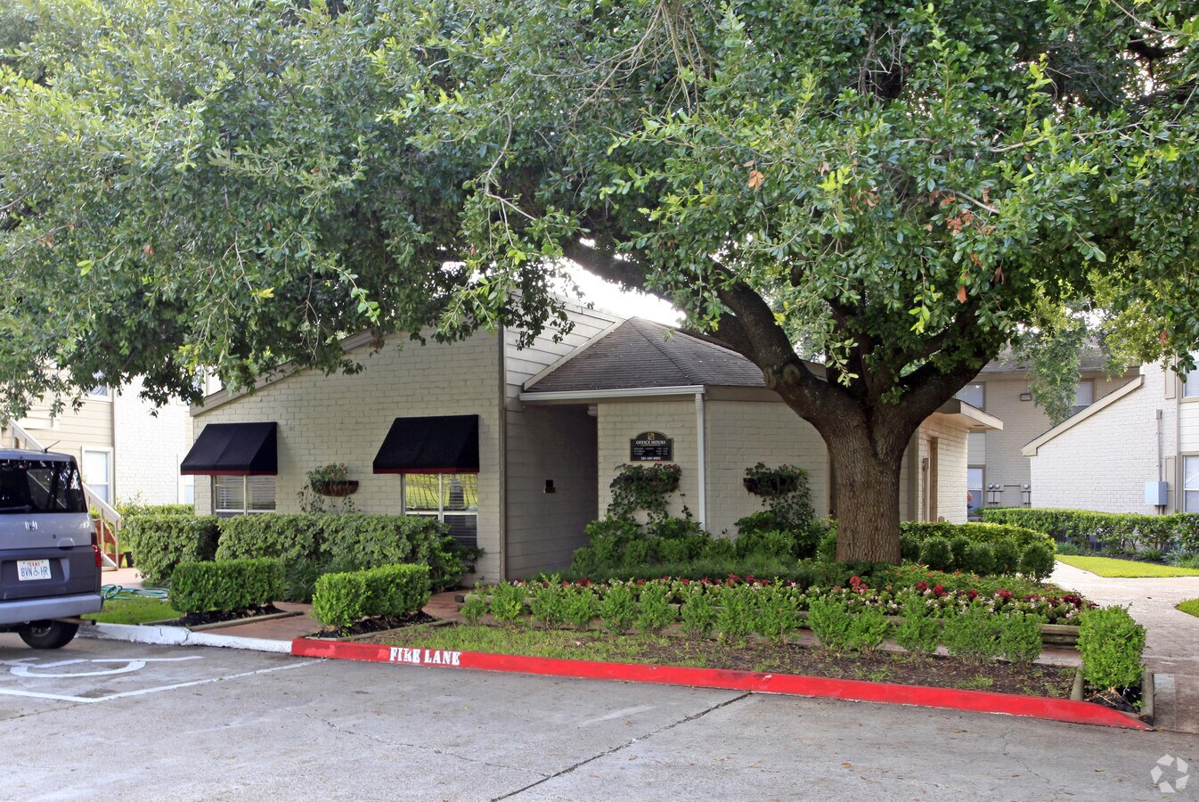 Pearland Village Apartments - Pearland Village Apartments