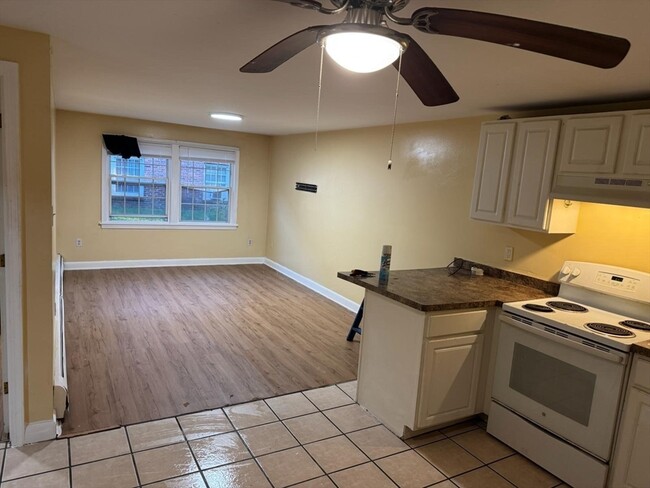 Building Photo - 71 Mystic St Unit 4 Rental