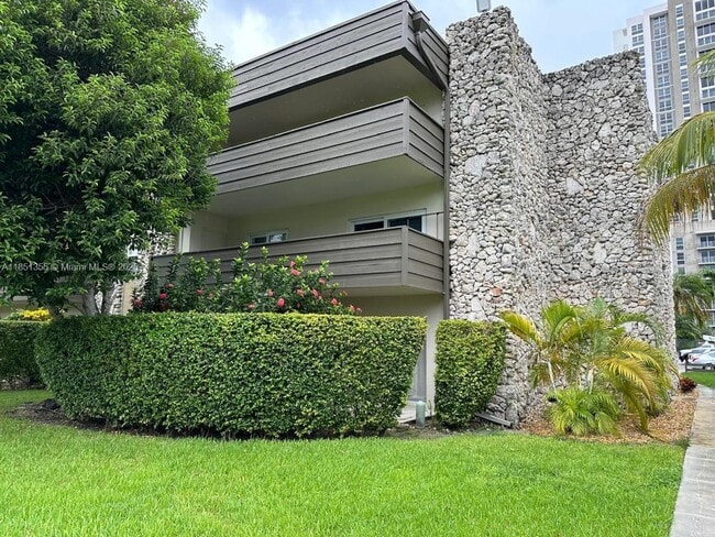 Photo - 8335 SW 72nd Ave Unidad 202D Rental