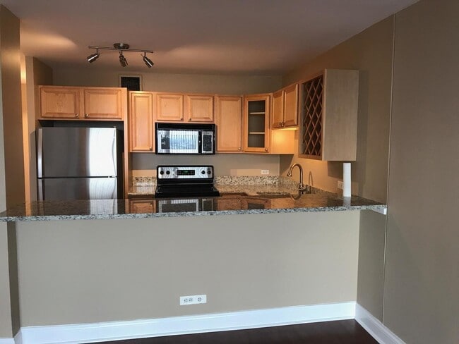 Photo - 1636 N Wells St