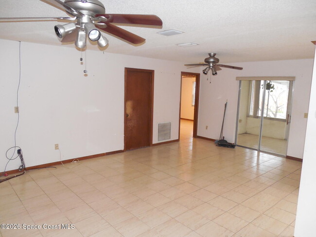 Photo - 1492 Autumn Woods Dr