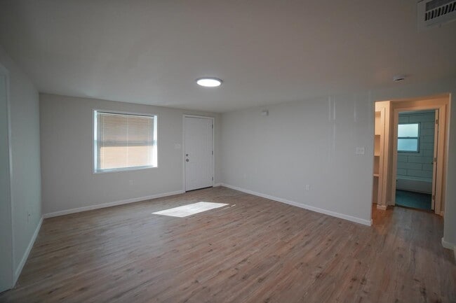 Photo - 5057 Tillie Ln