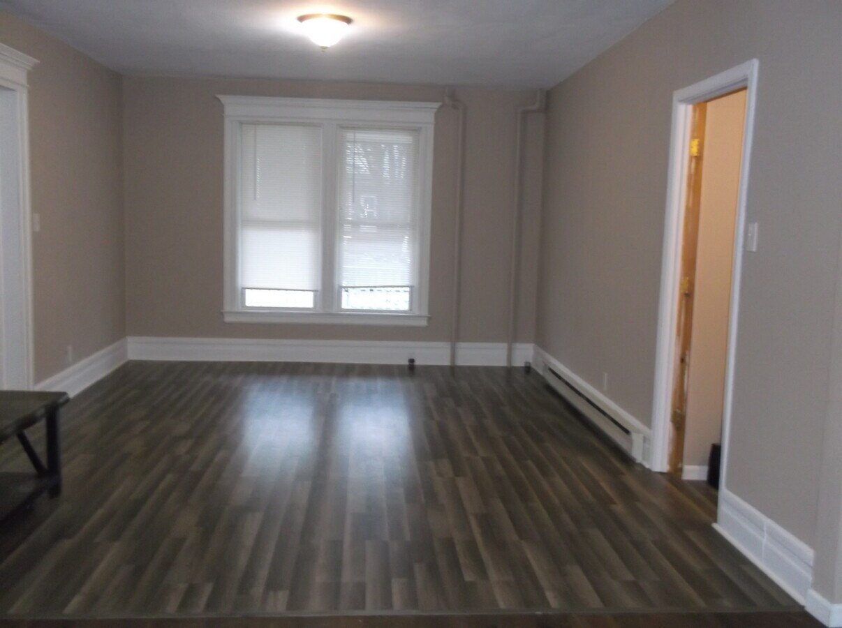 Photo - 705 E Dominick St Unit 1