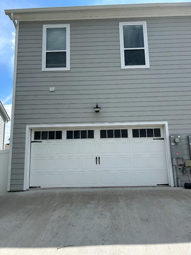 Photo - 1737 Arbor Hls Dr SE