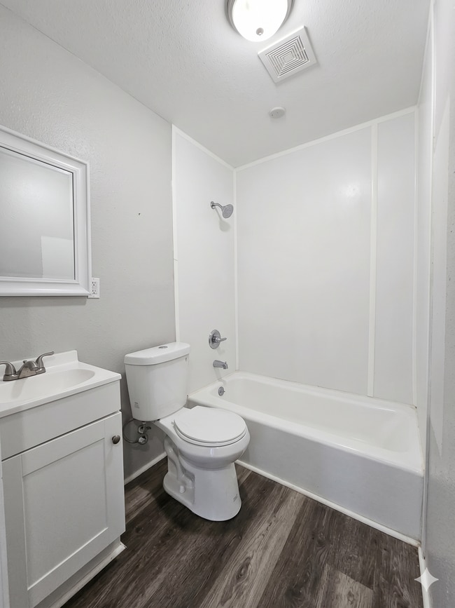 Photo - 108 Hilton St