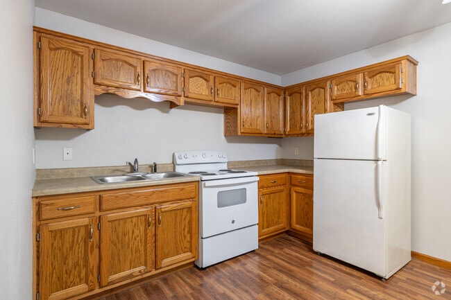 1BR, 1BA - 500SF - Kitchen - 217 Twin Ridge Rd